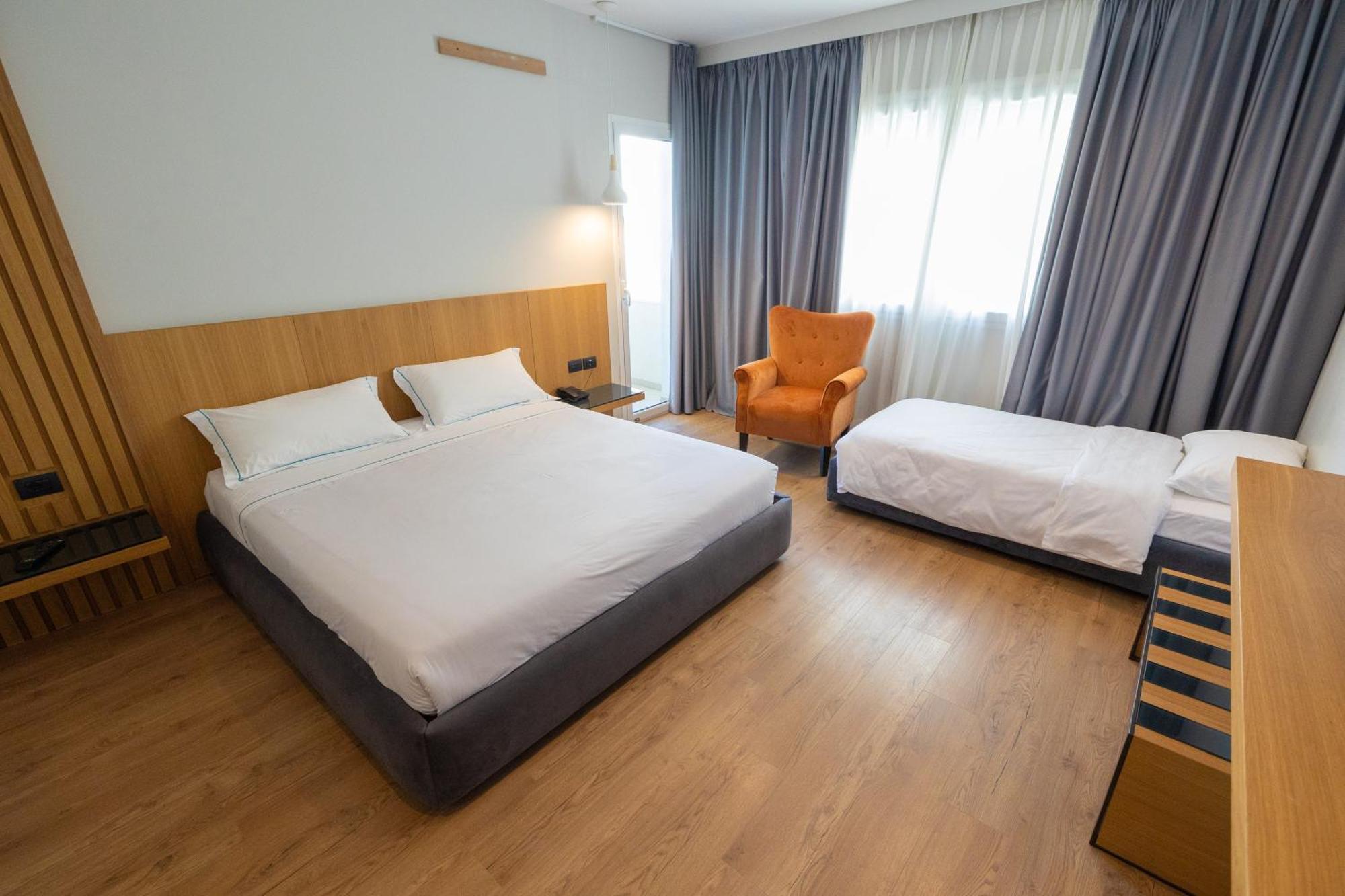 Duka Hotel วญอเรอ ภายนอก รูปภาพ